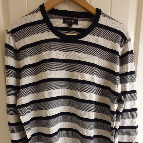 RW&Co Sweater - Picture 2 of 4